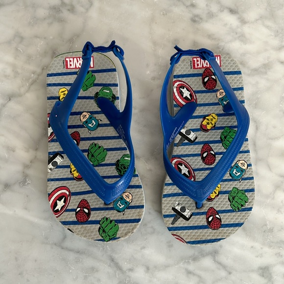 Gap marvel superhero flip flops sz: 7/8T - Picture 2 of 5